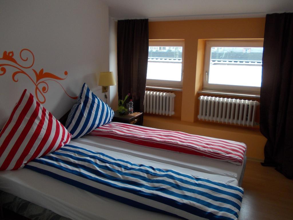 Hotel Im Bahnhof Passau Zimmer foto